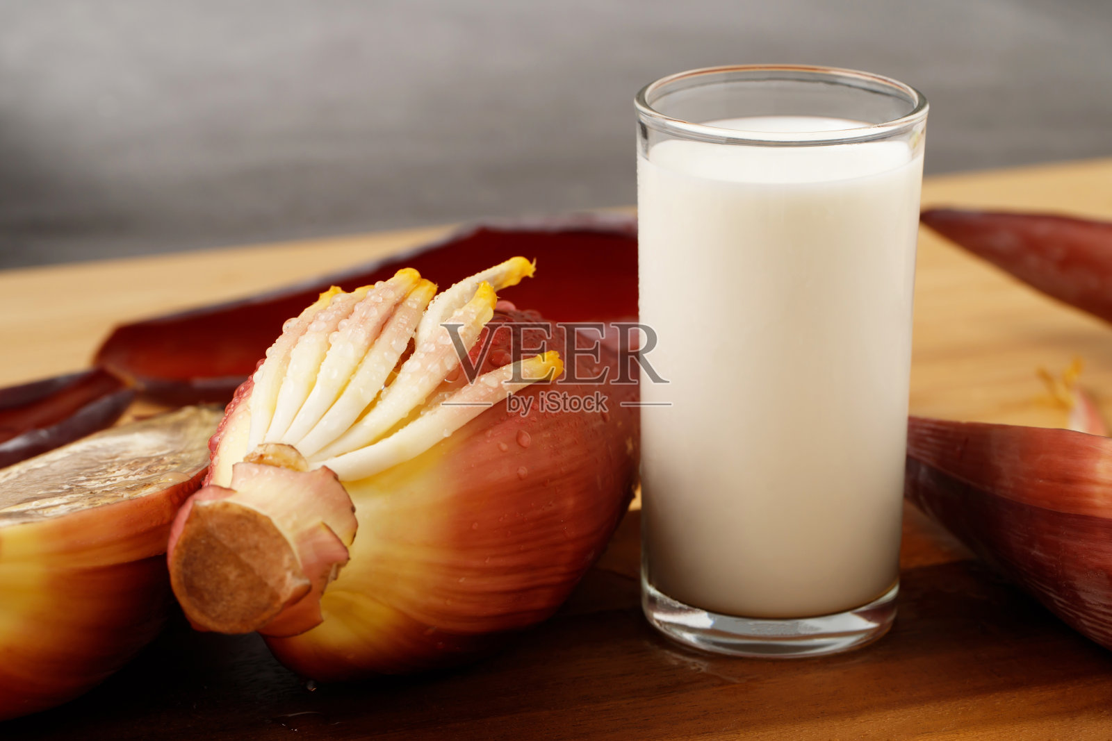 为新妈妈催乳的香蕉花照片摄影图片