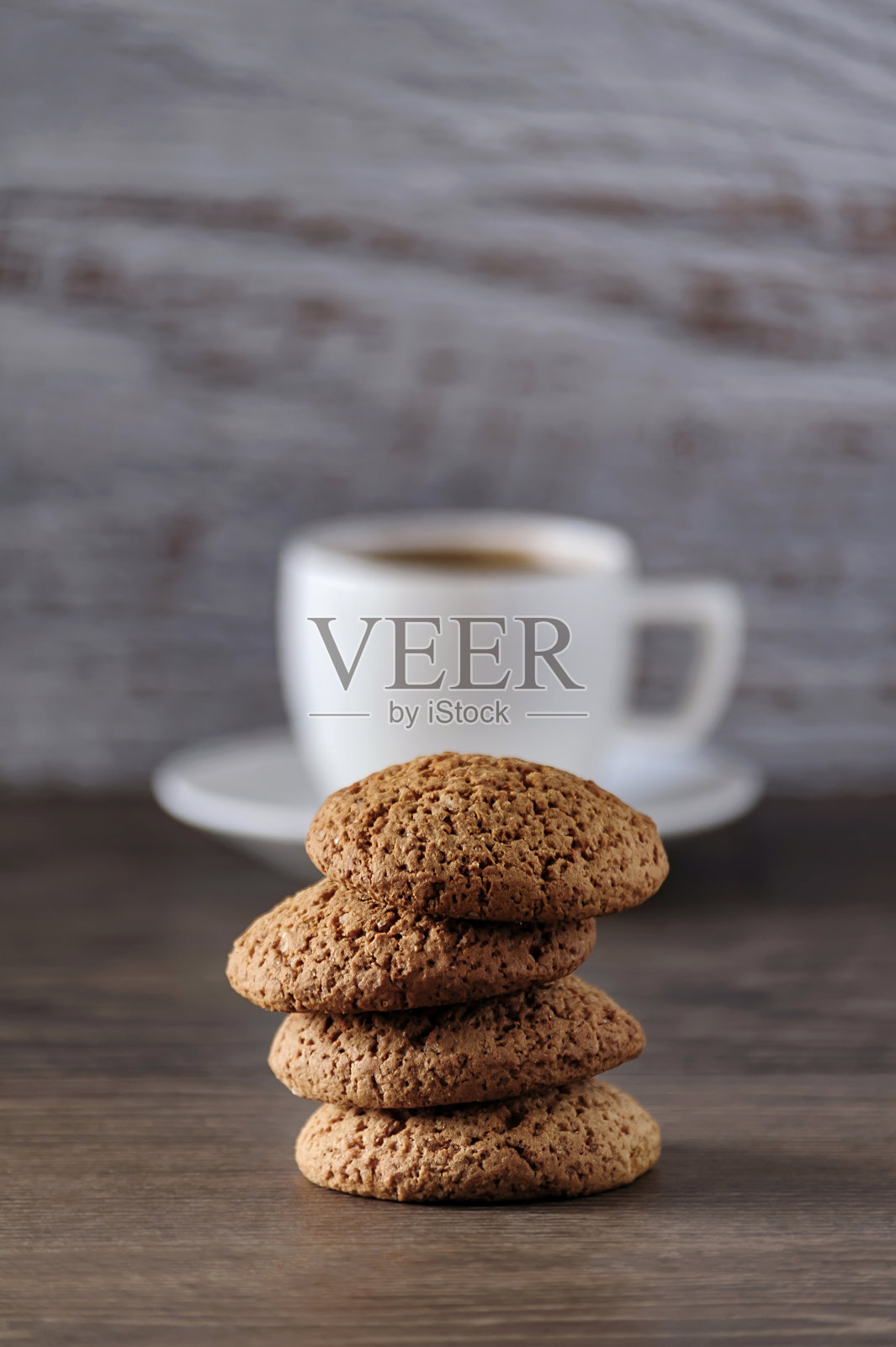 一杯咖啡和燕麦饼干照片摄影图片