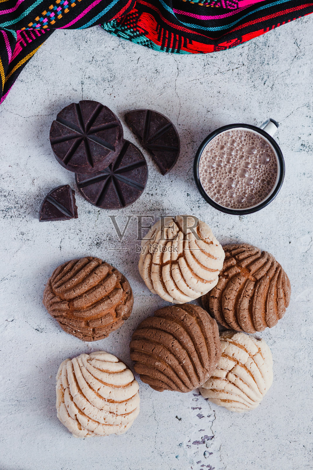conchas面包和墨西哥热巧克力传统早餐照片摄影图片