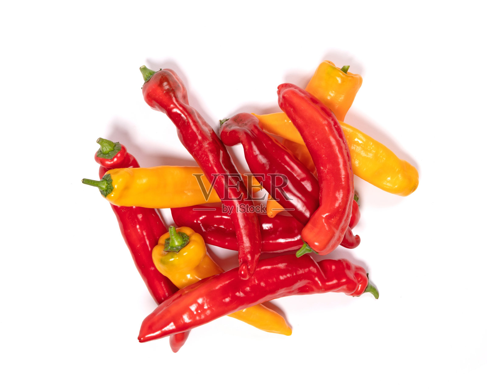 红色和黄色的甜尖辣椒,孤立在白色背景上照片摄影图片