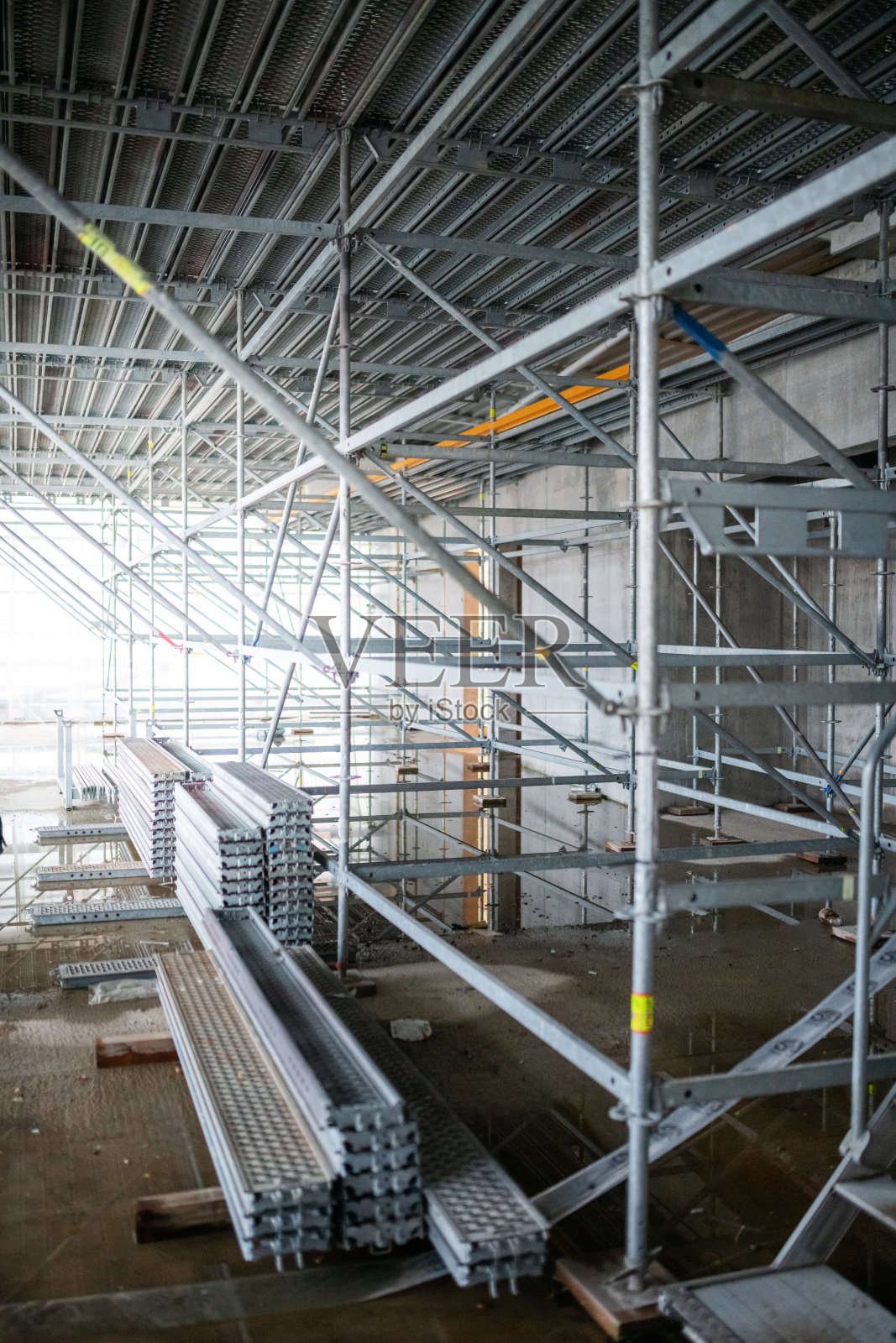 建筑工地室内脚手架照片摄影图片