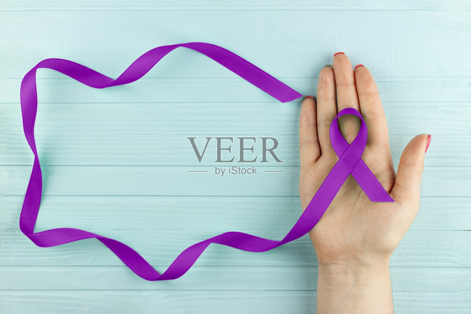 世界癌症日,象征性丝带手,复制spaсe照片摄影图片