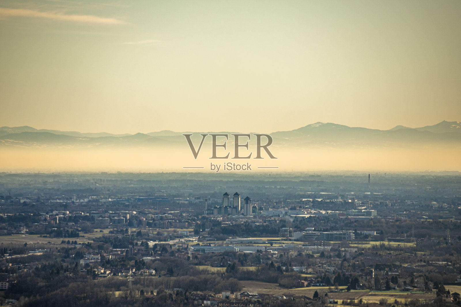 维默卡特塔,伦巴第平原和阿彭尼尼照片摄影图片