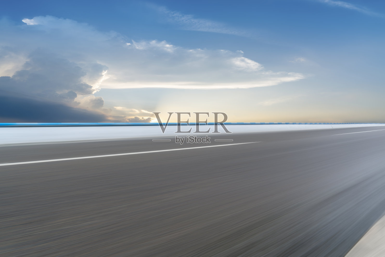 道路地面和天空背景照片摄影图片