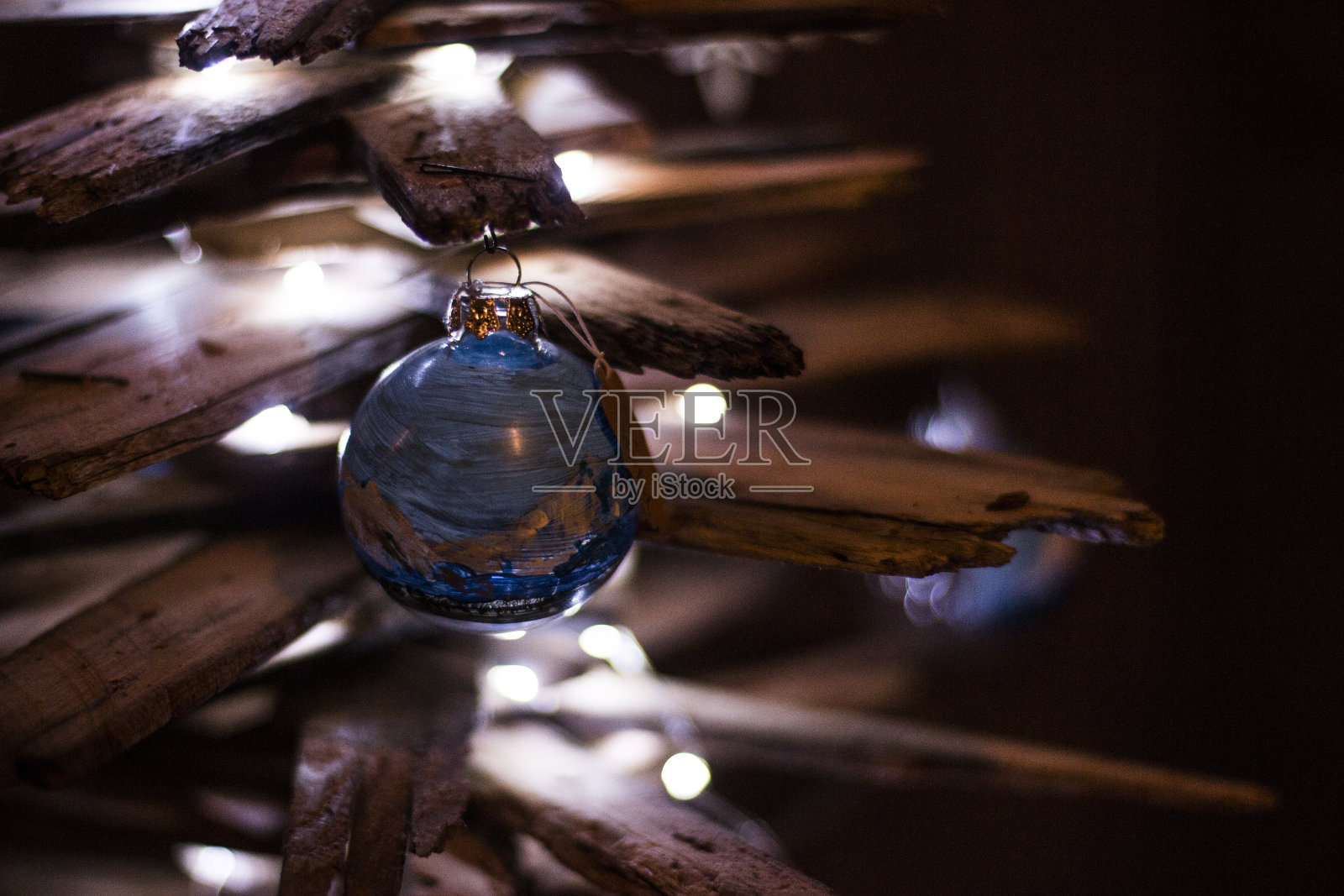 桌上圣诞装饰特写照片摄影图片