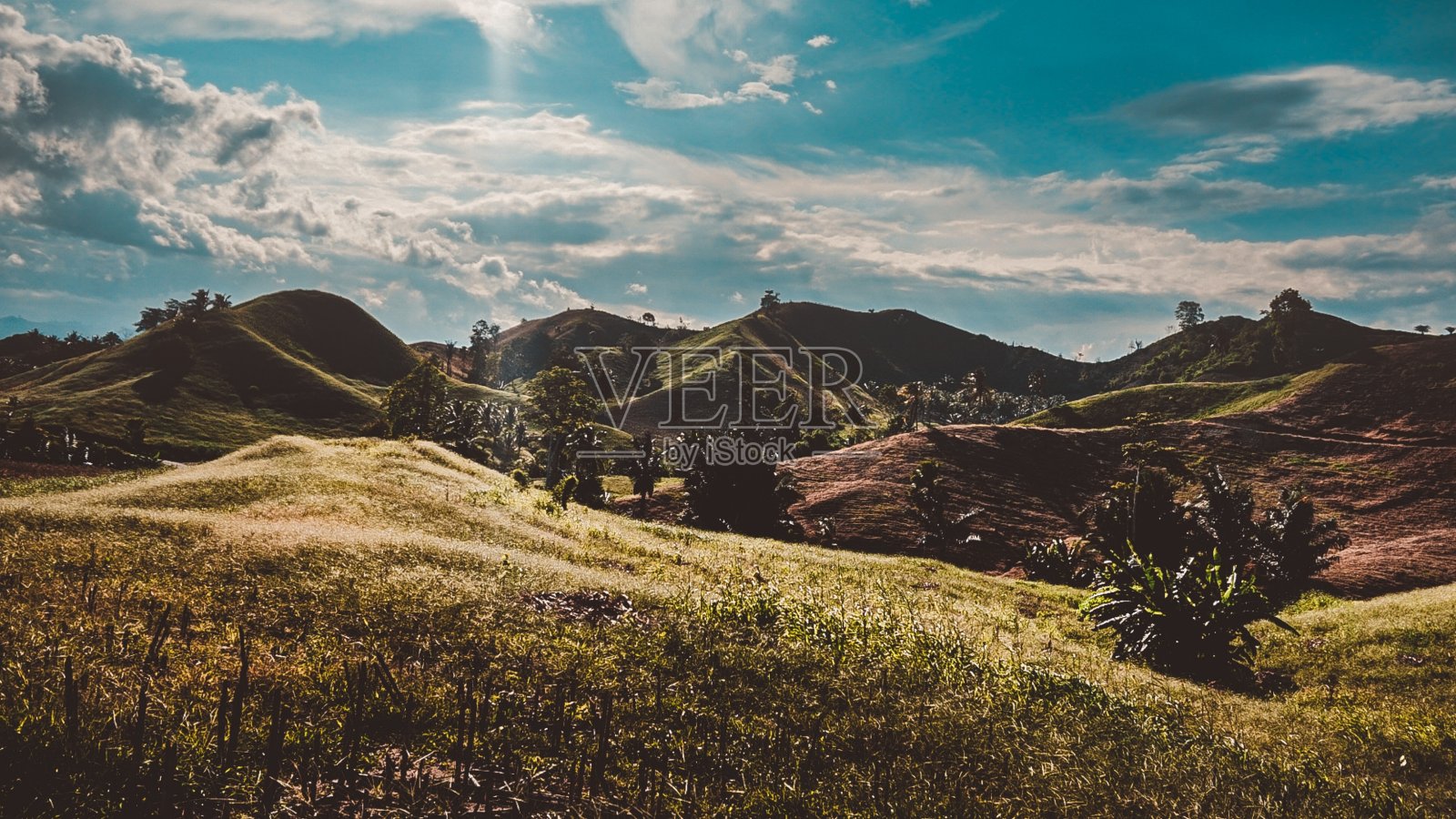 山上有美丽的天空照片摄影图片