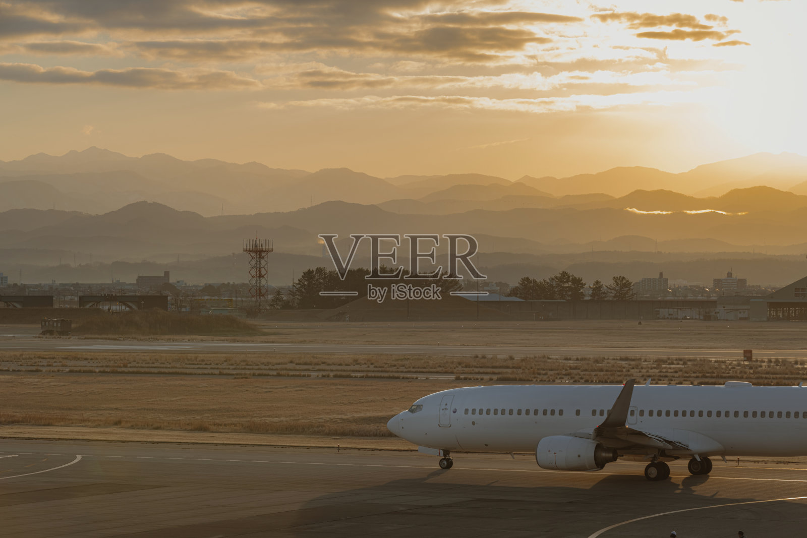 早上机场照片摄影图片