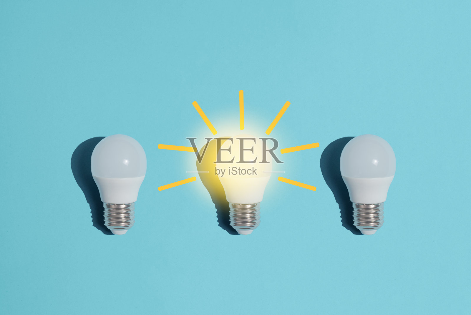 发光的LED灯泡与复制空间照片摄影图片