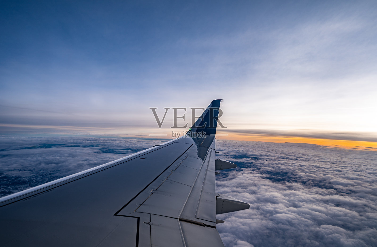 靠窗的座位照片摄影图片