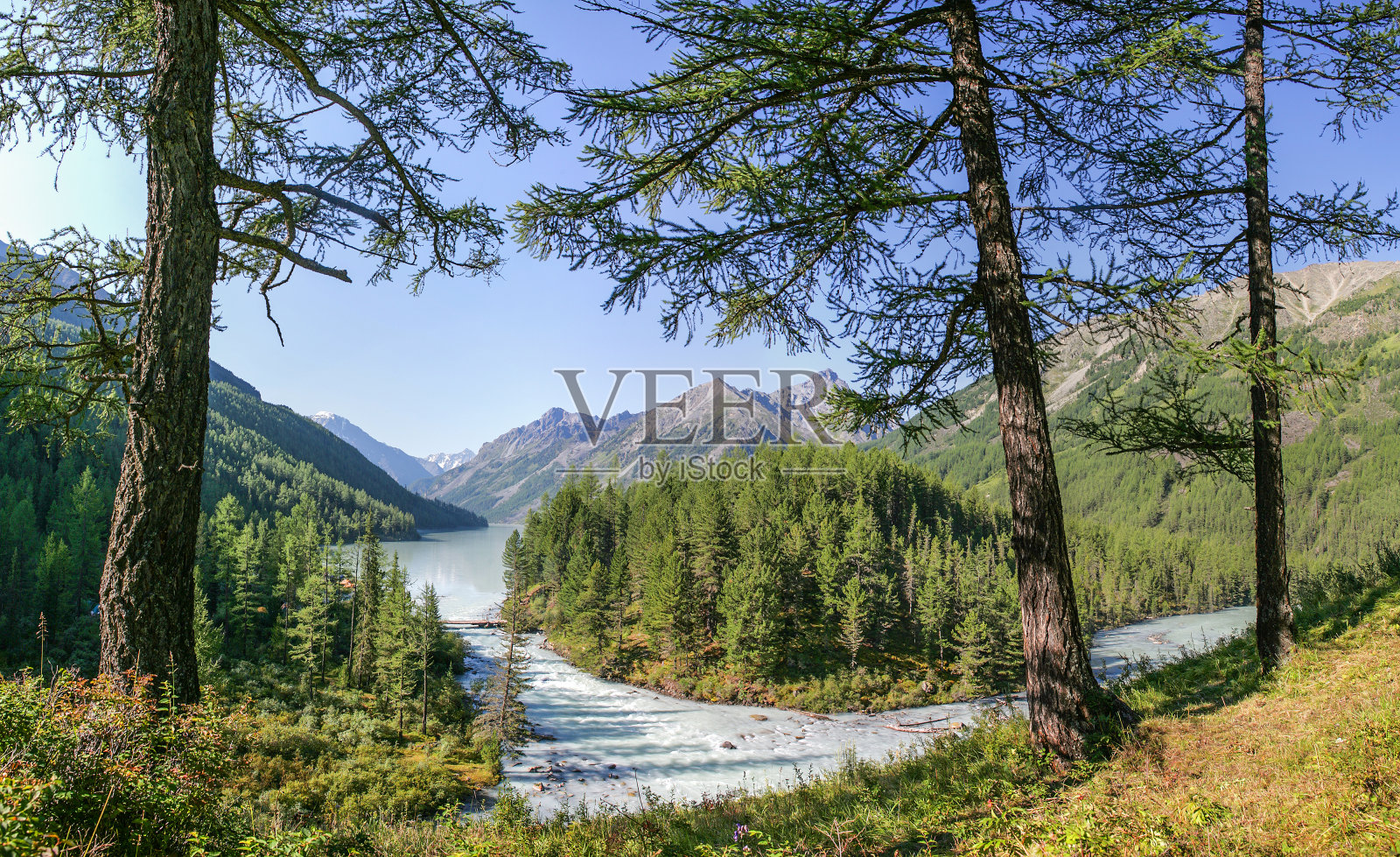 夏日的山景照片摄影图片