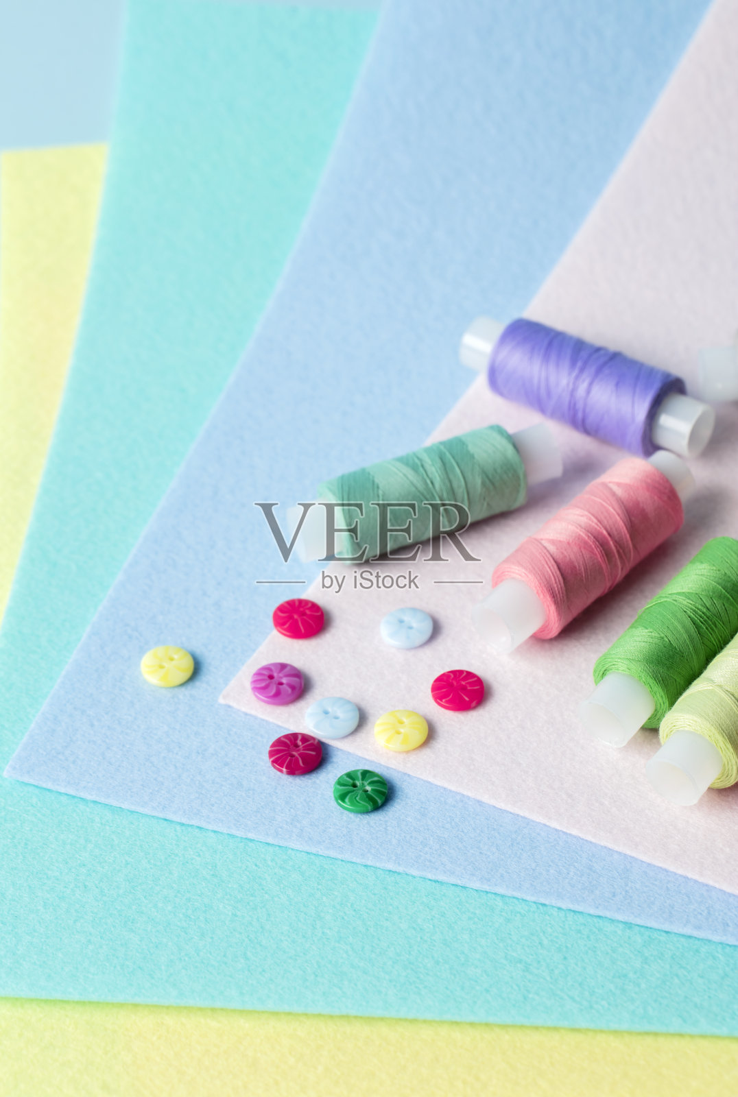 有钮扣的线卷照片摄影图片