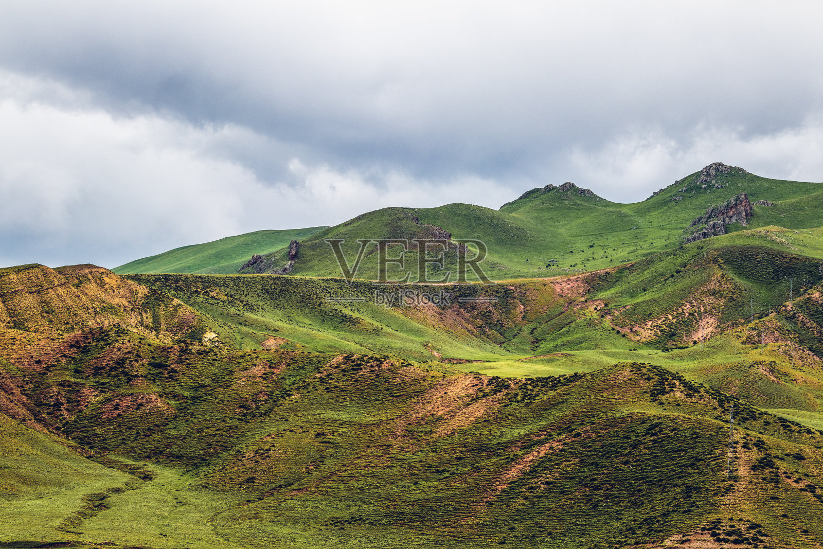 早晨的山景照片摄影图片