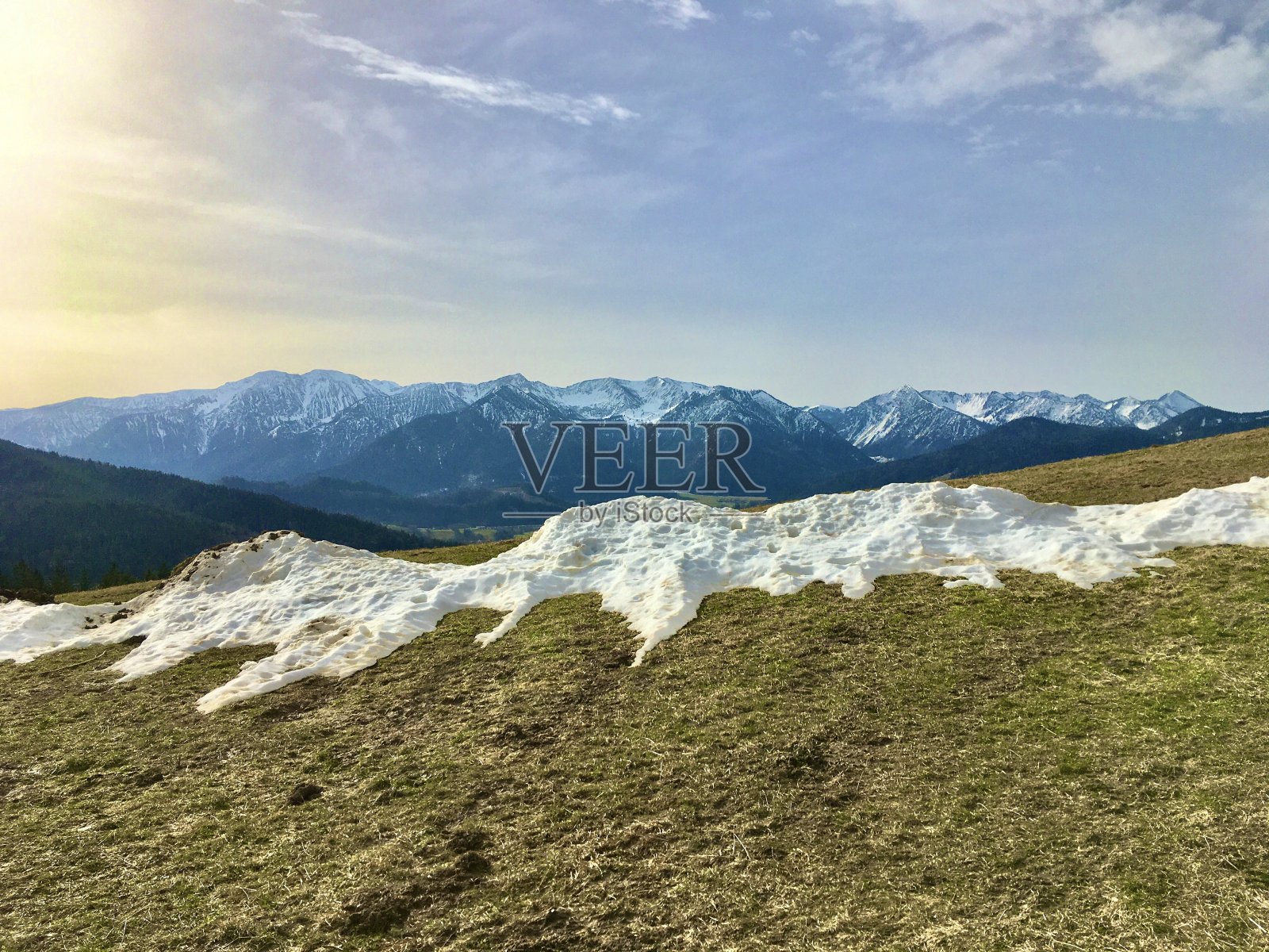 施瓦岑贝格(1187米)是Wendelstein地区的一座山峰,属于巴伐利亚前阿尔卑斯山脉的Mangfall山脉。照片摄影图片