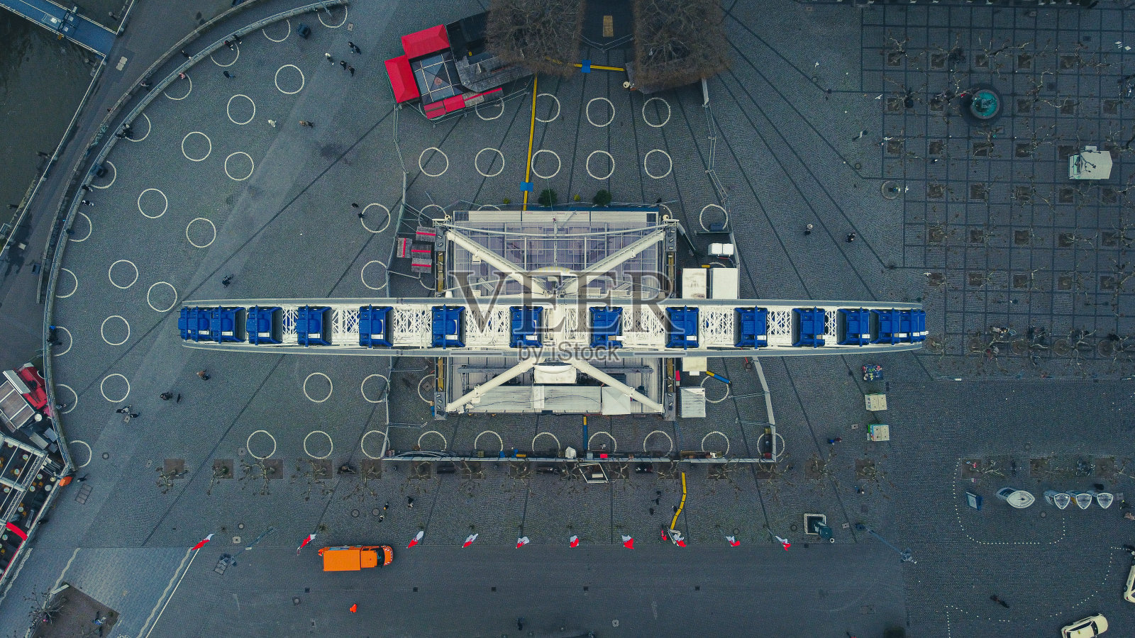 杜塞尔多夫的摩天轮照片摄影图片