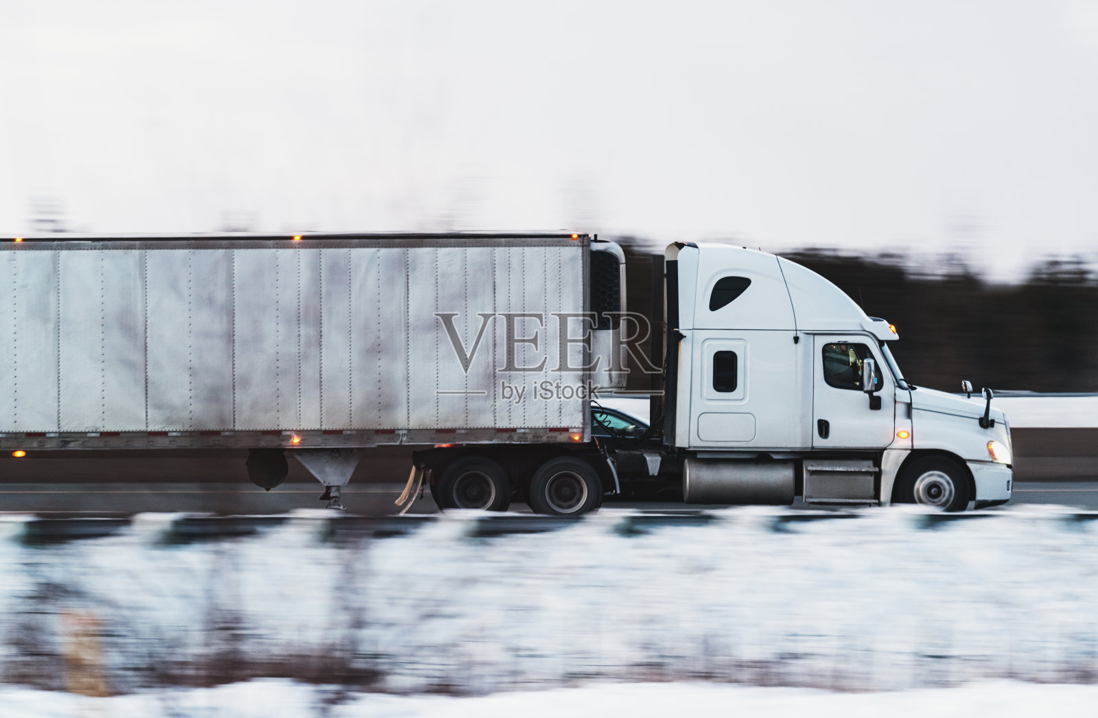 高速半卡车照片摄影图片