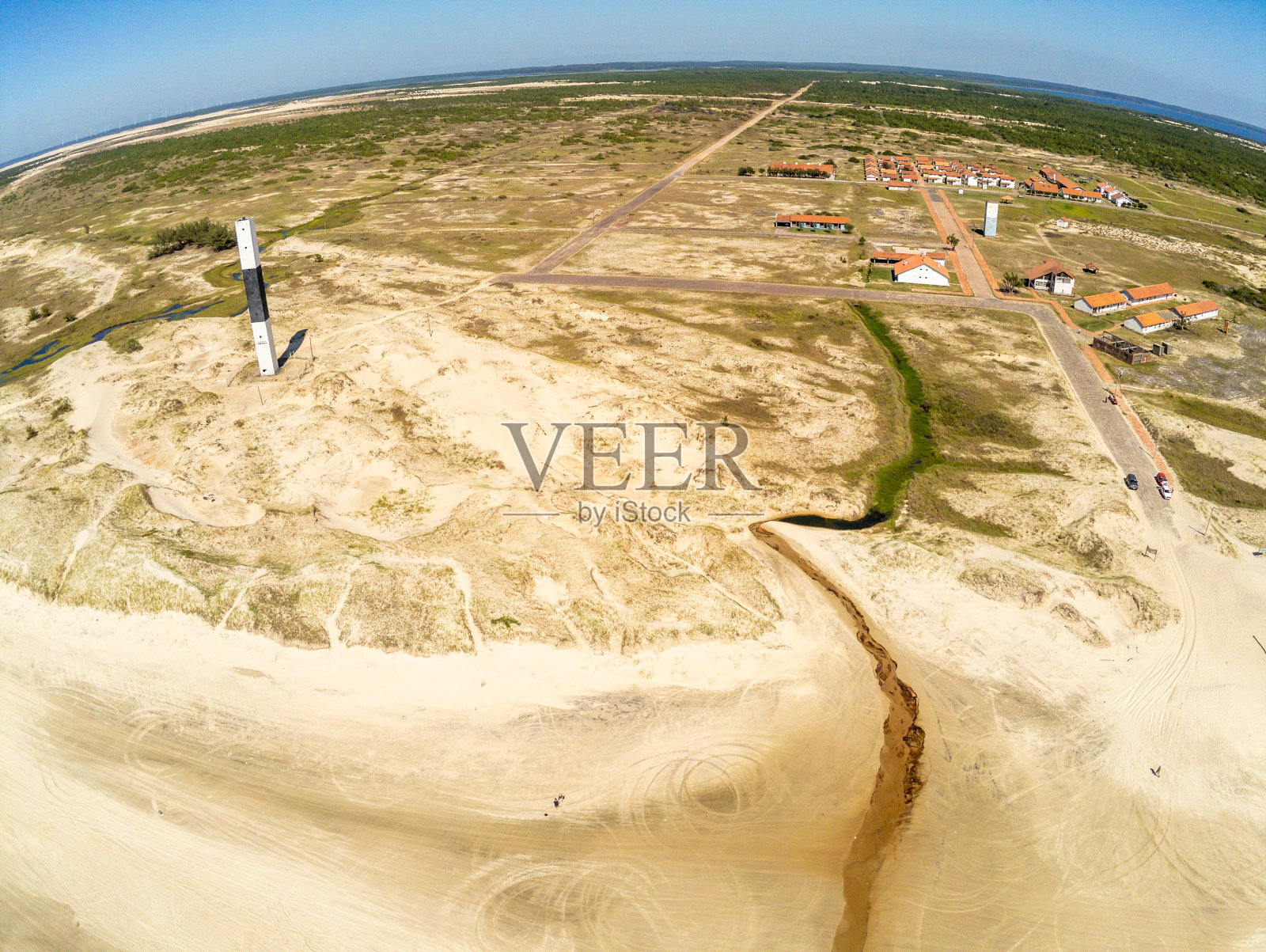村庄,灯塔,沙丘,植被照片摄影图片