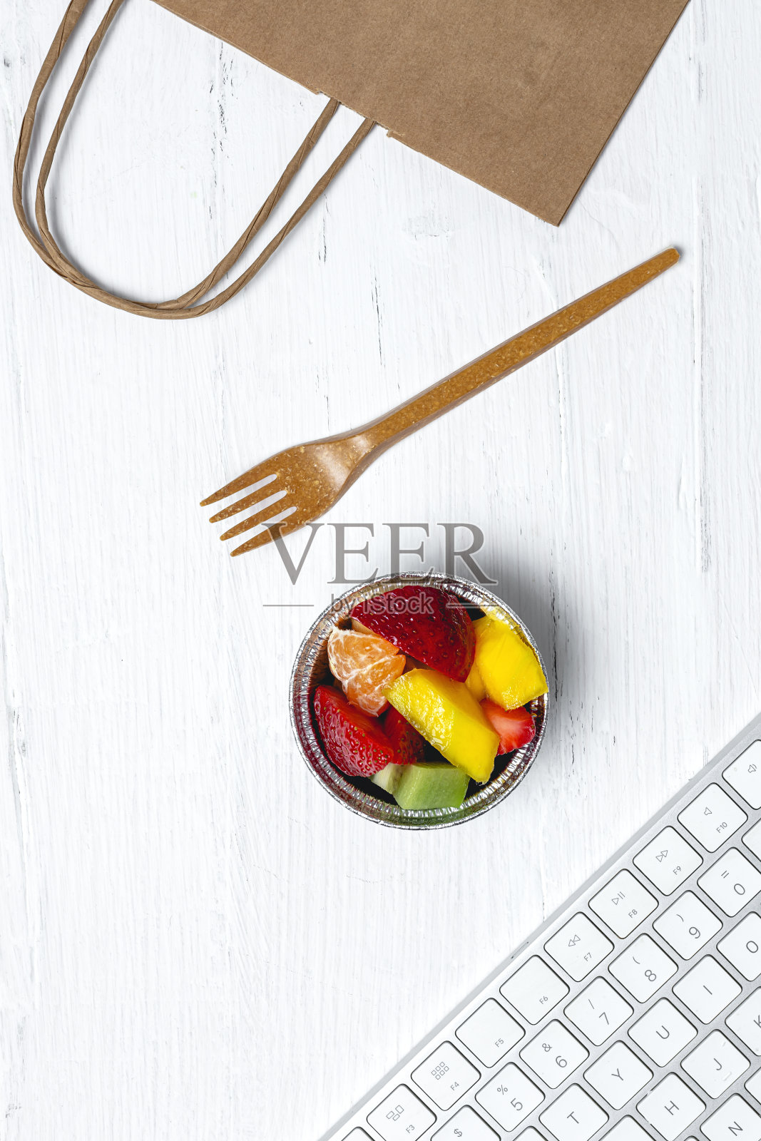 可回收带走的水果杯照片摄影图片