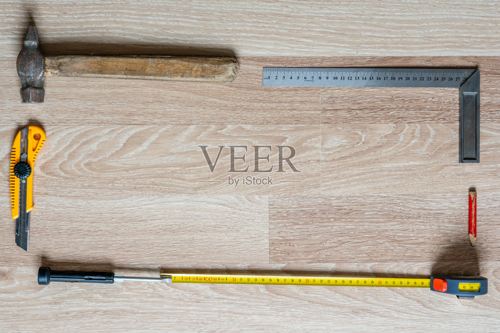 框架从工人的工具木制背景,空白的文字,海报背景与中间的复制空间照片摄影图片