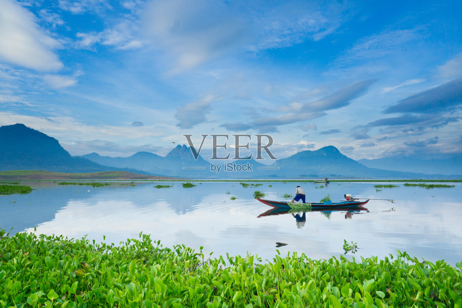 西爪哇的Jatiluhur湖照片摄影图片