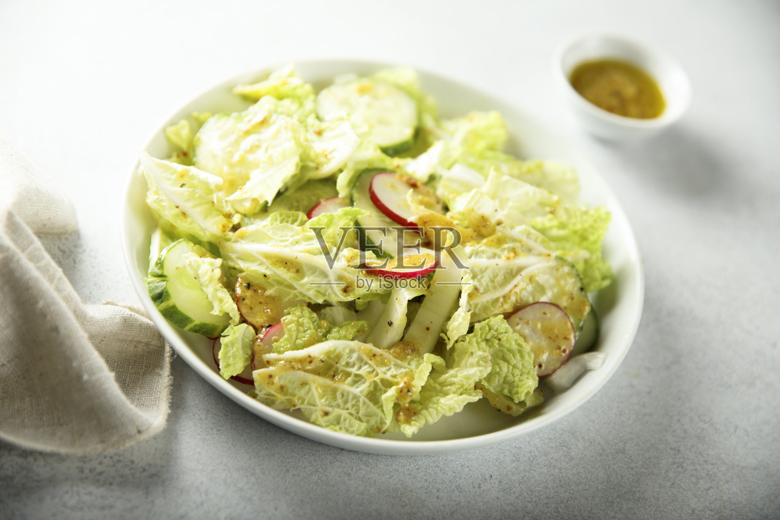 萝卜黄瓜沙拉照片摄影图片