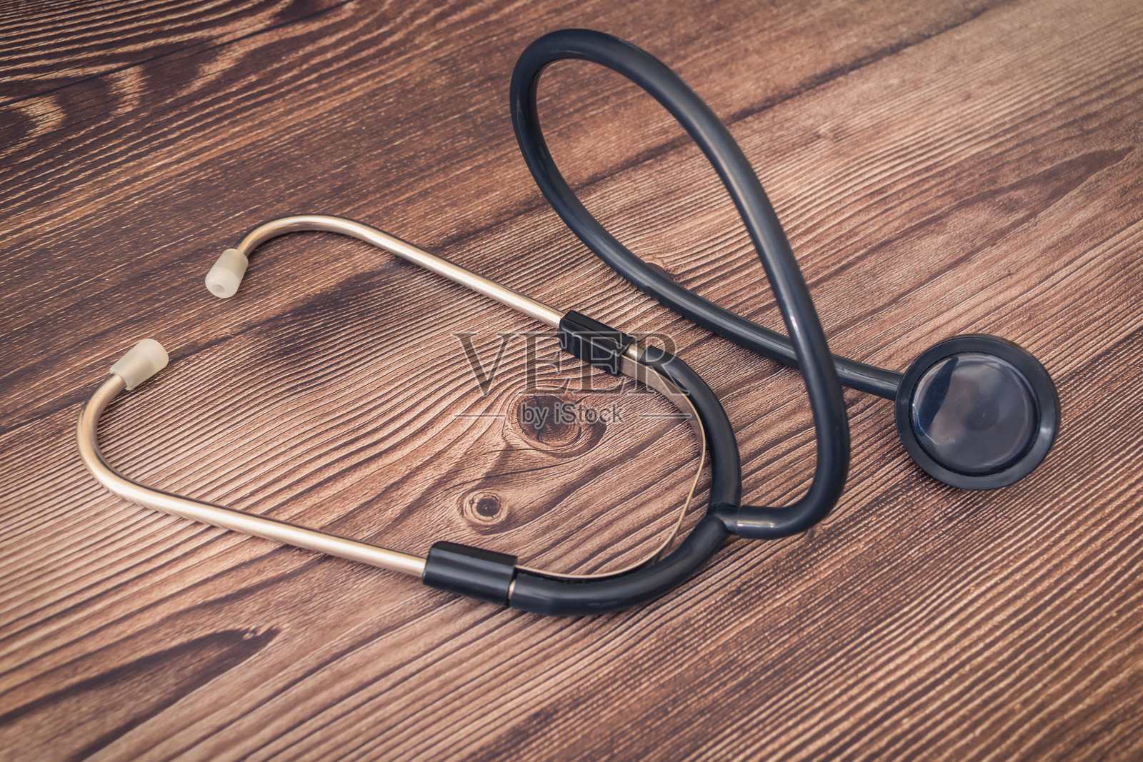 诊断人的心跳和呼吸的医用听诊器照片摄影图片