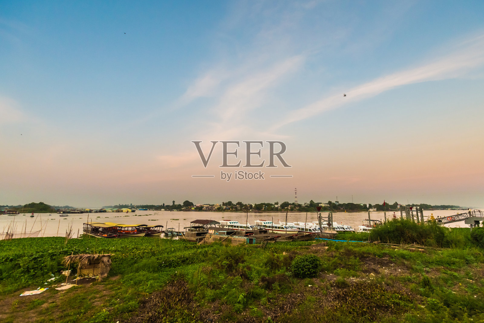 洲道的热带景观照片摄影图片