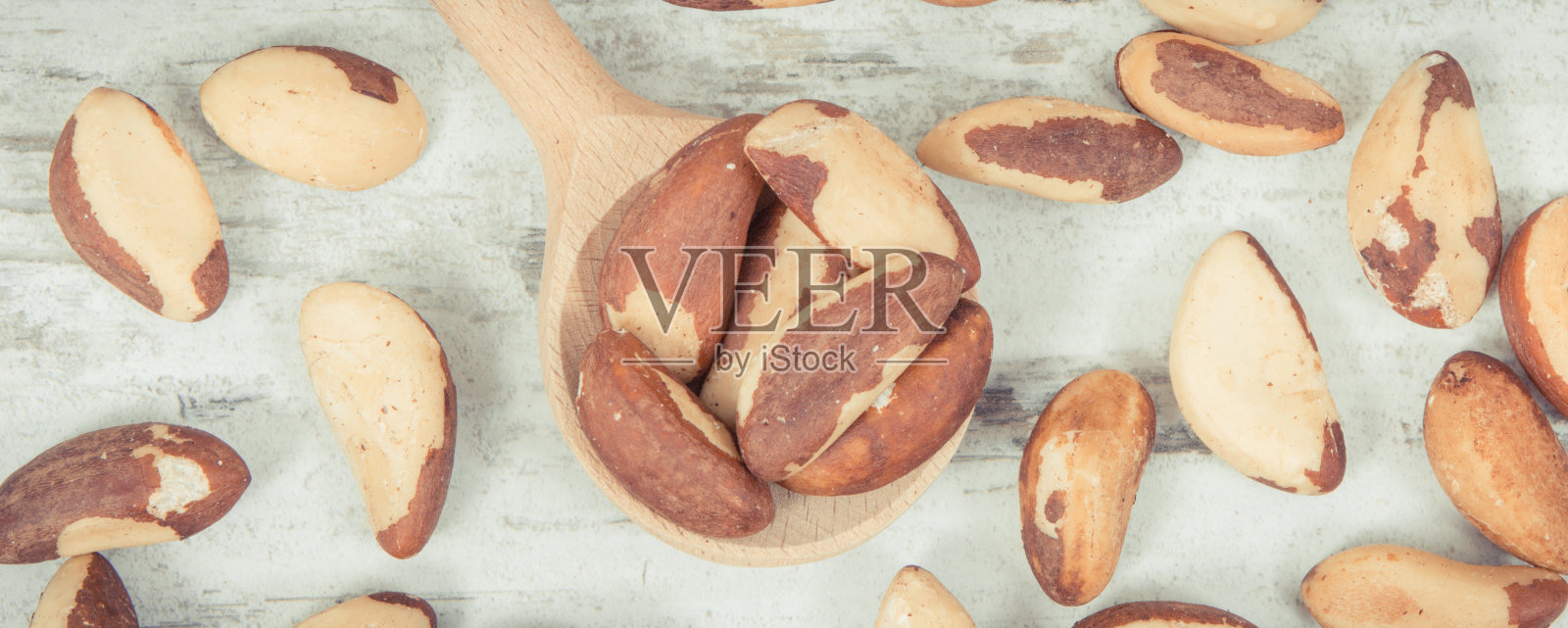 老照片,巴西坚果作为天然矿物质和维生素的来源照片摄影图片