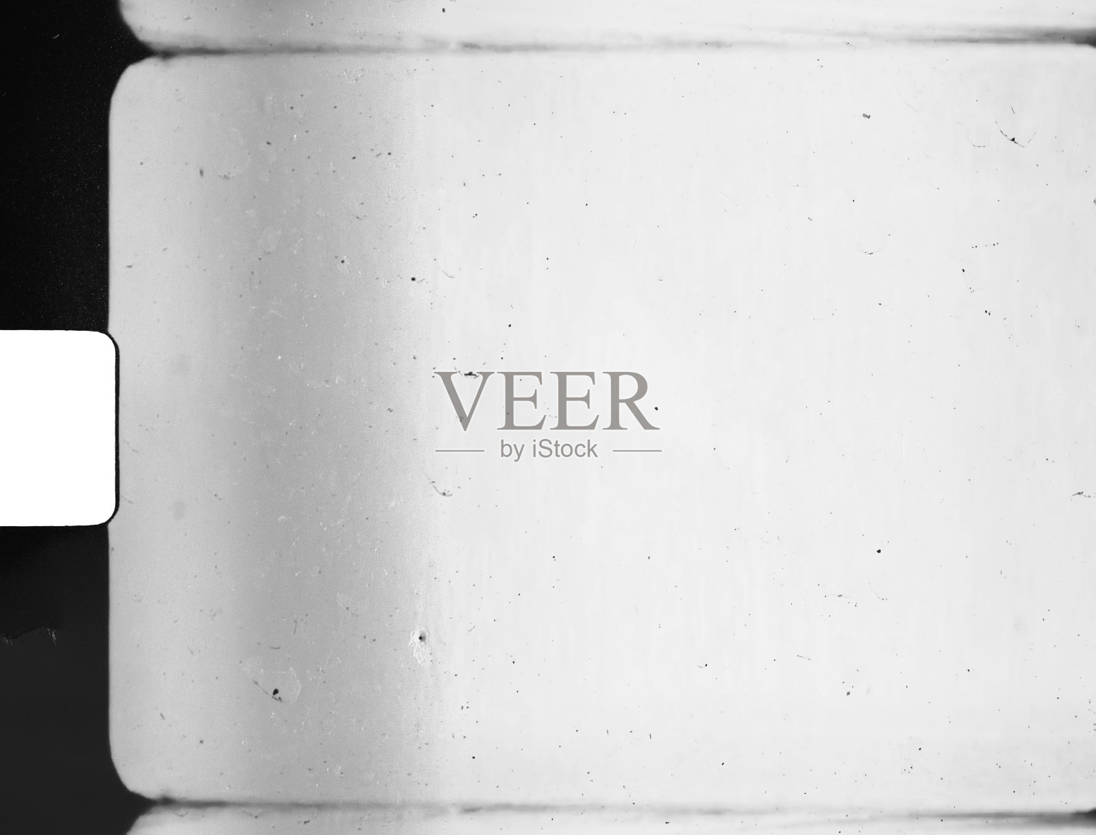 空的或空白的带黑色边框的超8胶片框。照片摄影图片