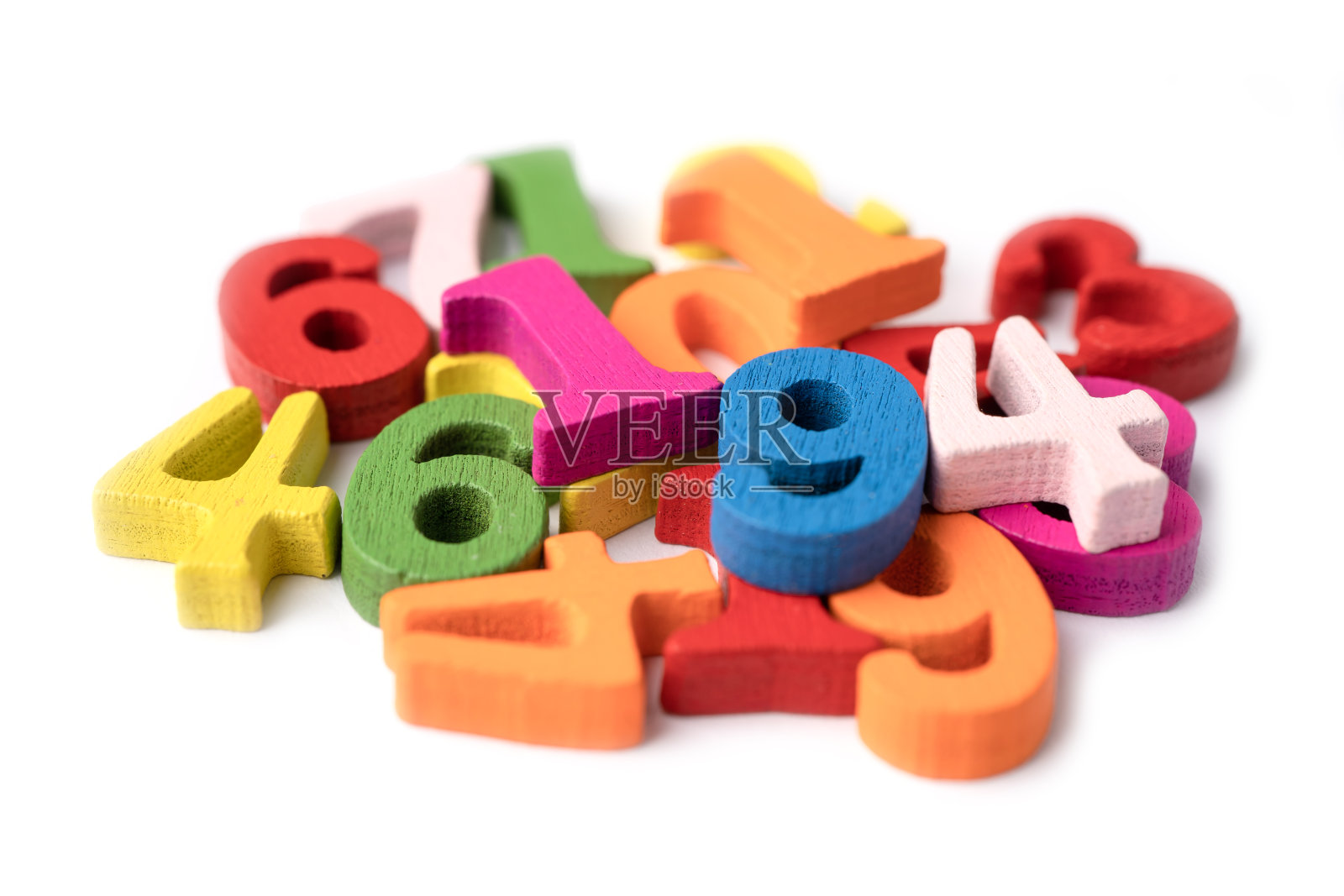 数学数彩色上白底,教育研究数学学习教概念。照片摄影图片