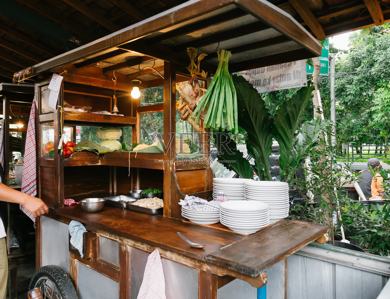 传统的爪哇面条售卖车照片摄影图片