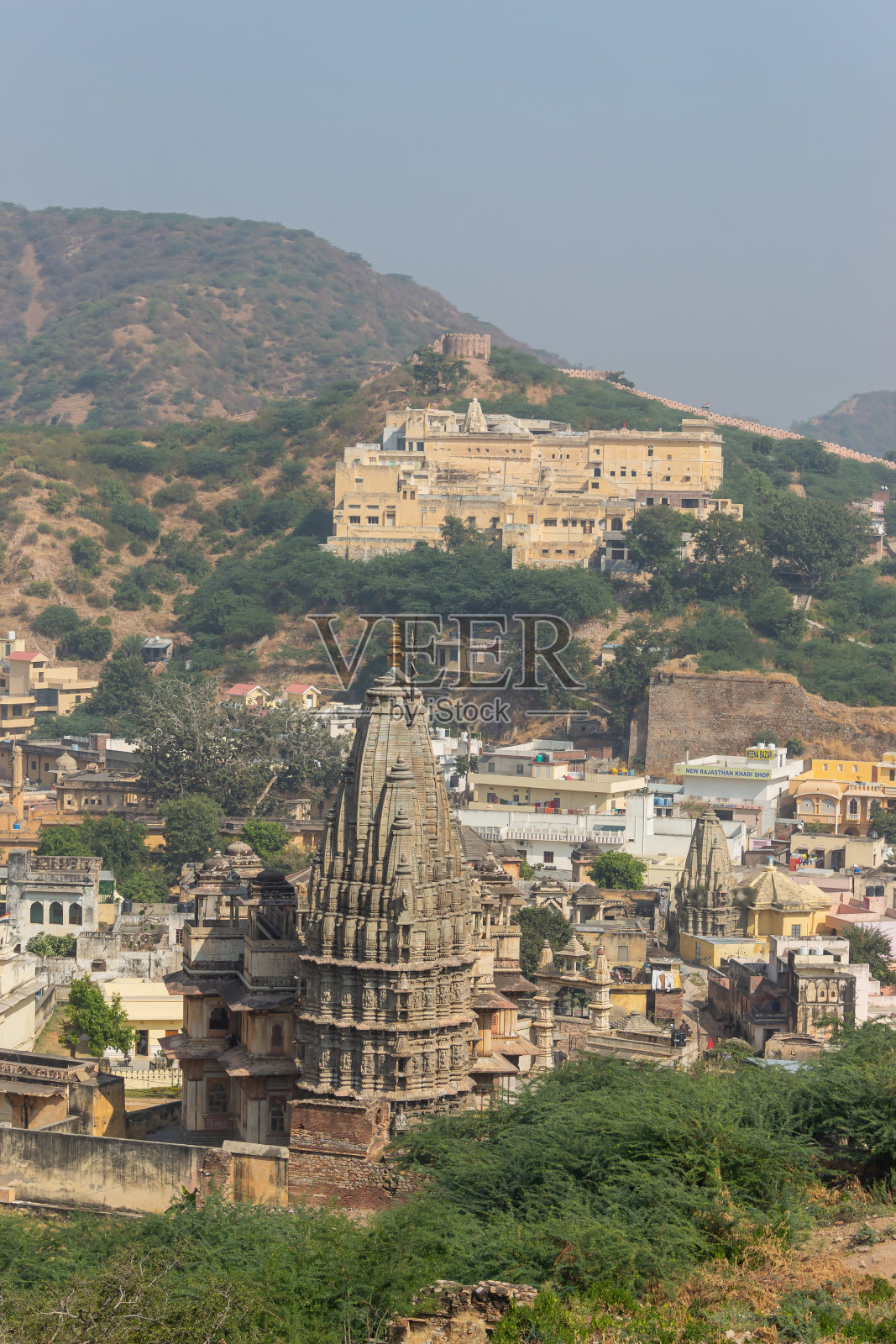 从琥珀宫,斋浦尔,拉贾斯坦邦,印度甘尼萨寺的观点。照片摄影图片