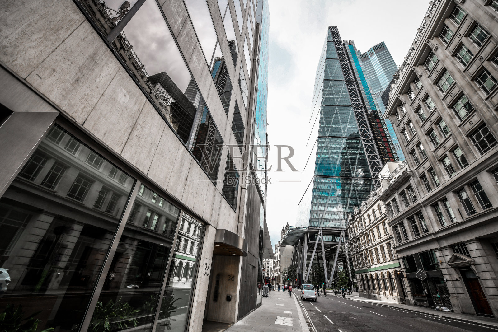 英国伦敦通向碎片大厦的街道照片摄影图片