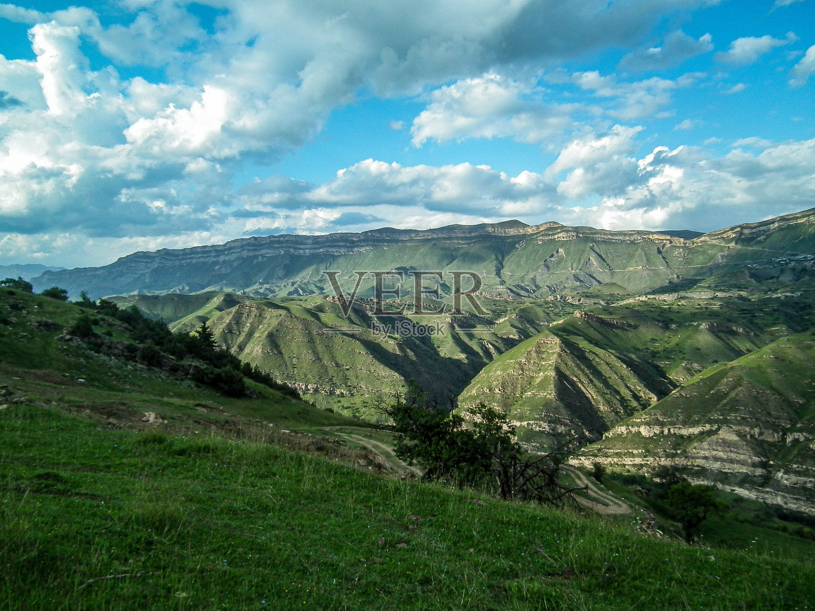 达吉斯坦蓝天下的山景照片摄影图片