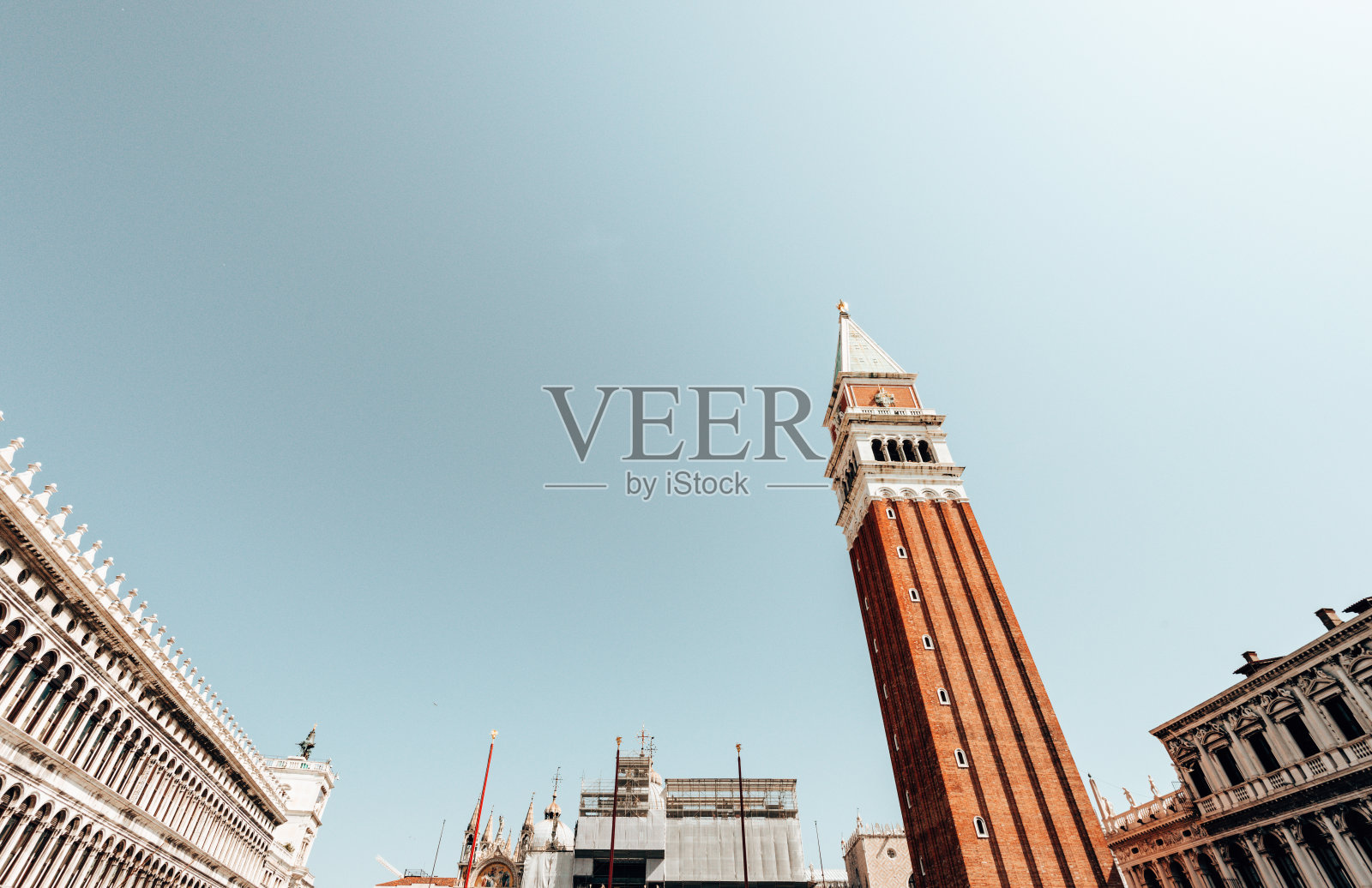 威尼斯的圣马可广场 - 低角度视图照片摄影图片