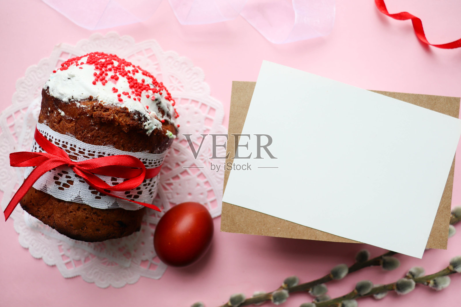 复活节贺卡与复活节蛋,鲜花和柳条照片摄影图片