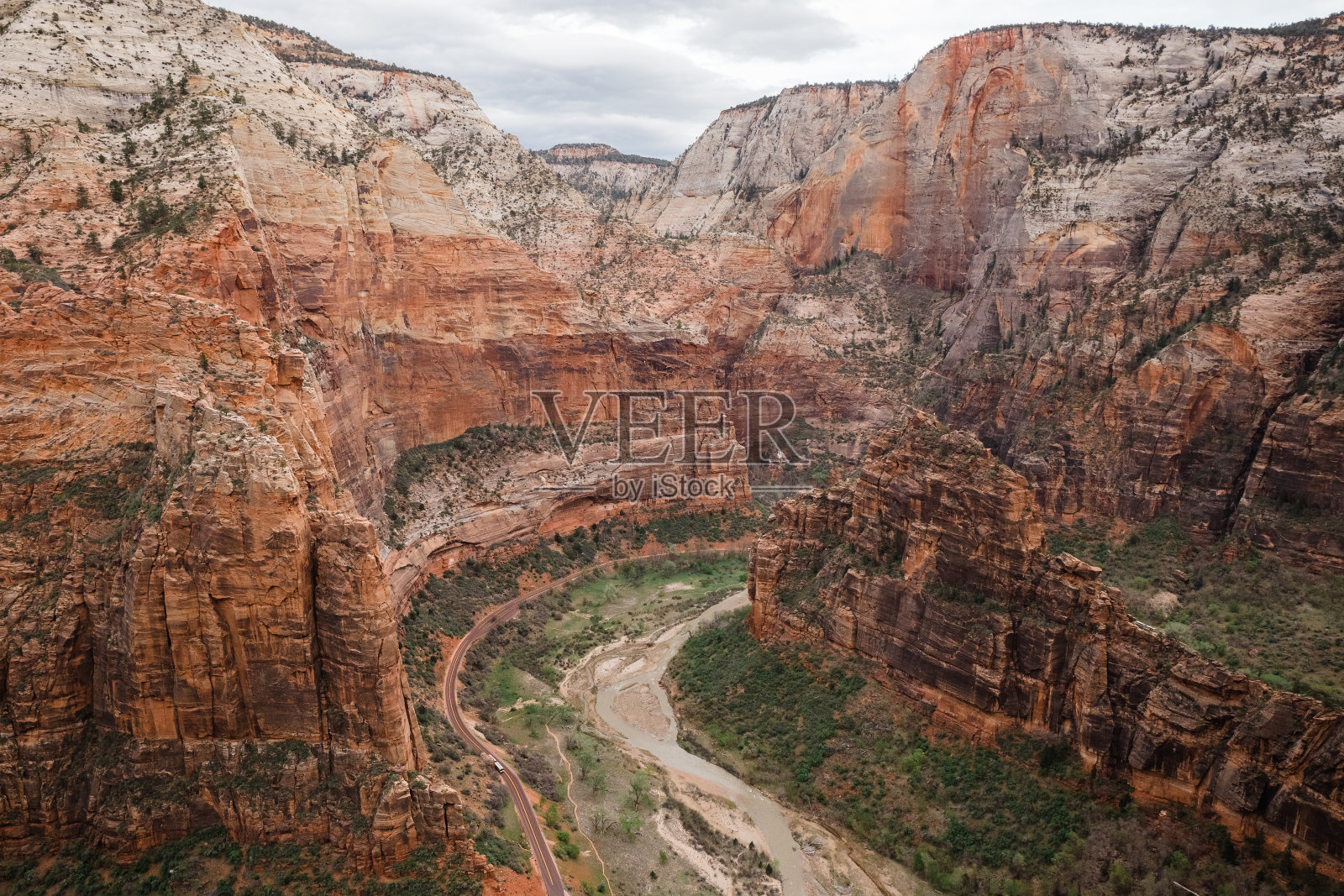 大本德,从犹他州锡安国家公园的盎格鲁着陆处观看照片摄影图片