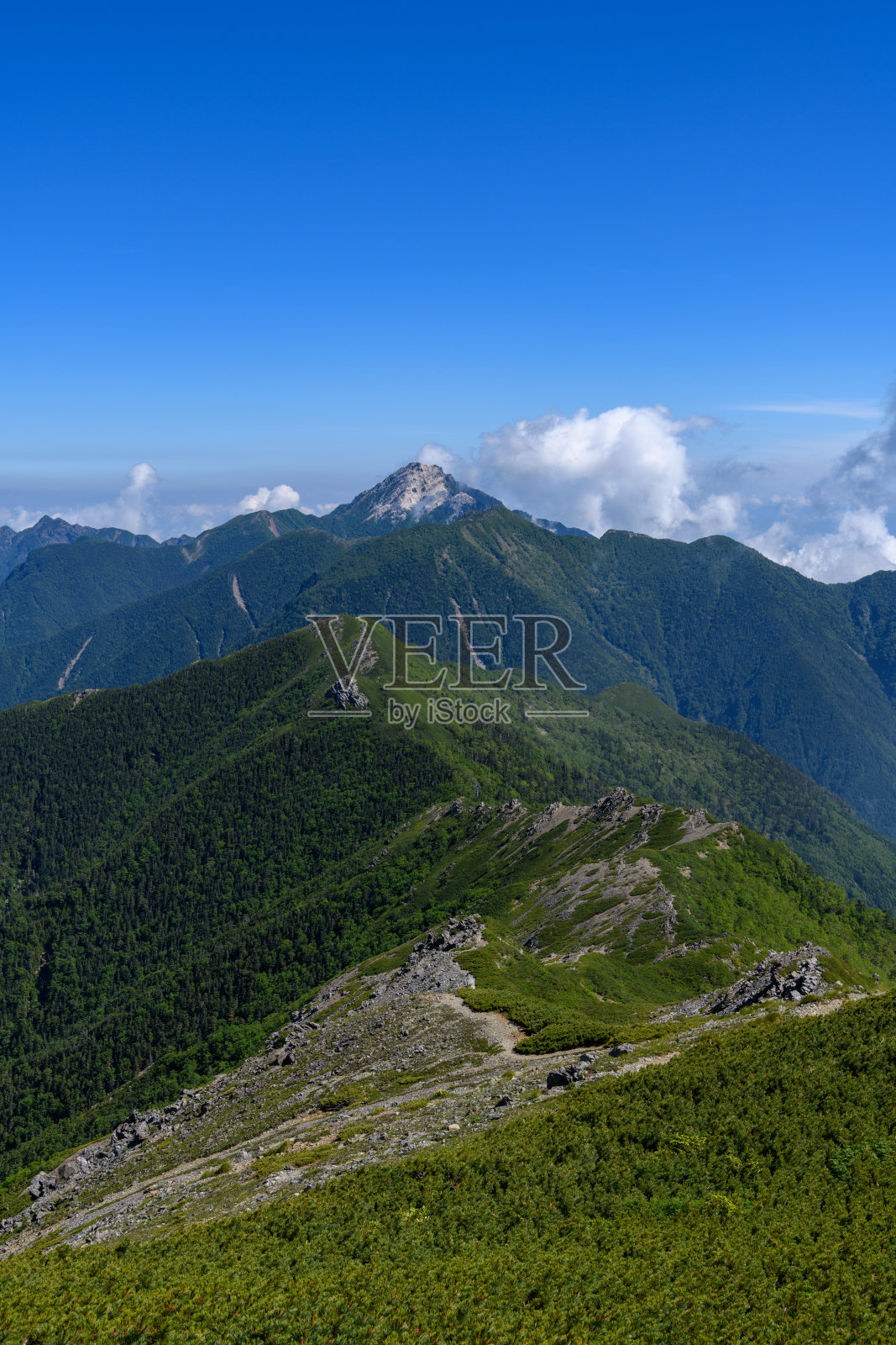 从北田山上看到的Kaikomagatake山照片摄影图片