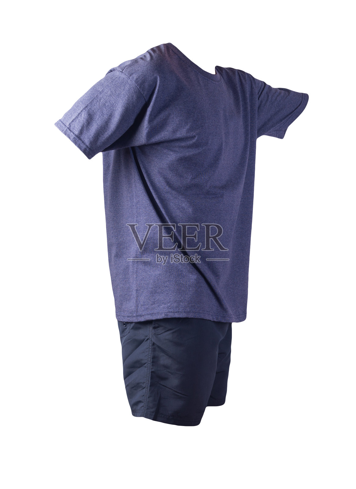 男子运动短裤和t恤孤立在白色背景照片摄影图片