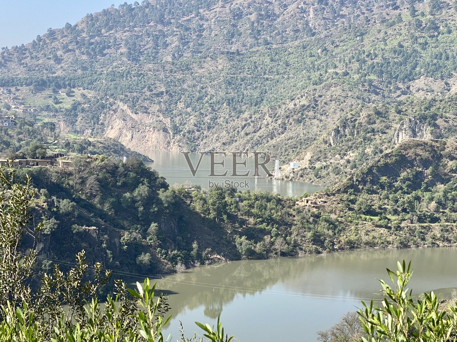 山中的贝利桥照片摄影图片