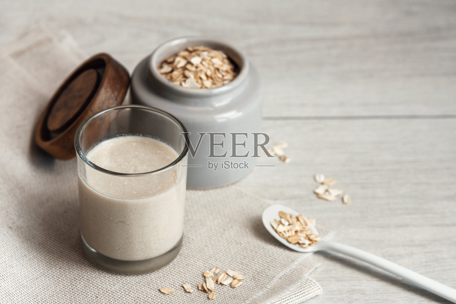 纯素燕麦,牛奶和原料的乡村织物照片摄影图片