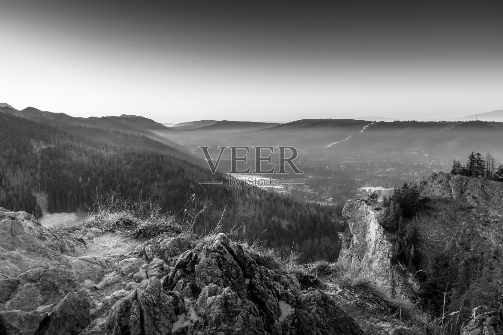 单色塔特拉山景照片摄影图片