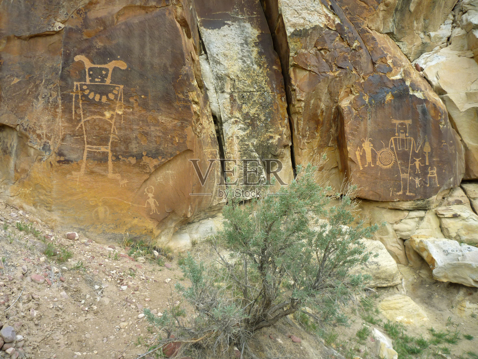 麦基斯普林弗里蒙特印第安人岩石雕刻恐龙国家纪念碑犹他州照片摄影图片