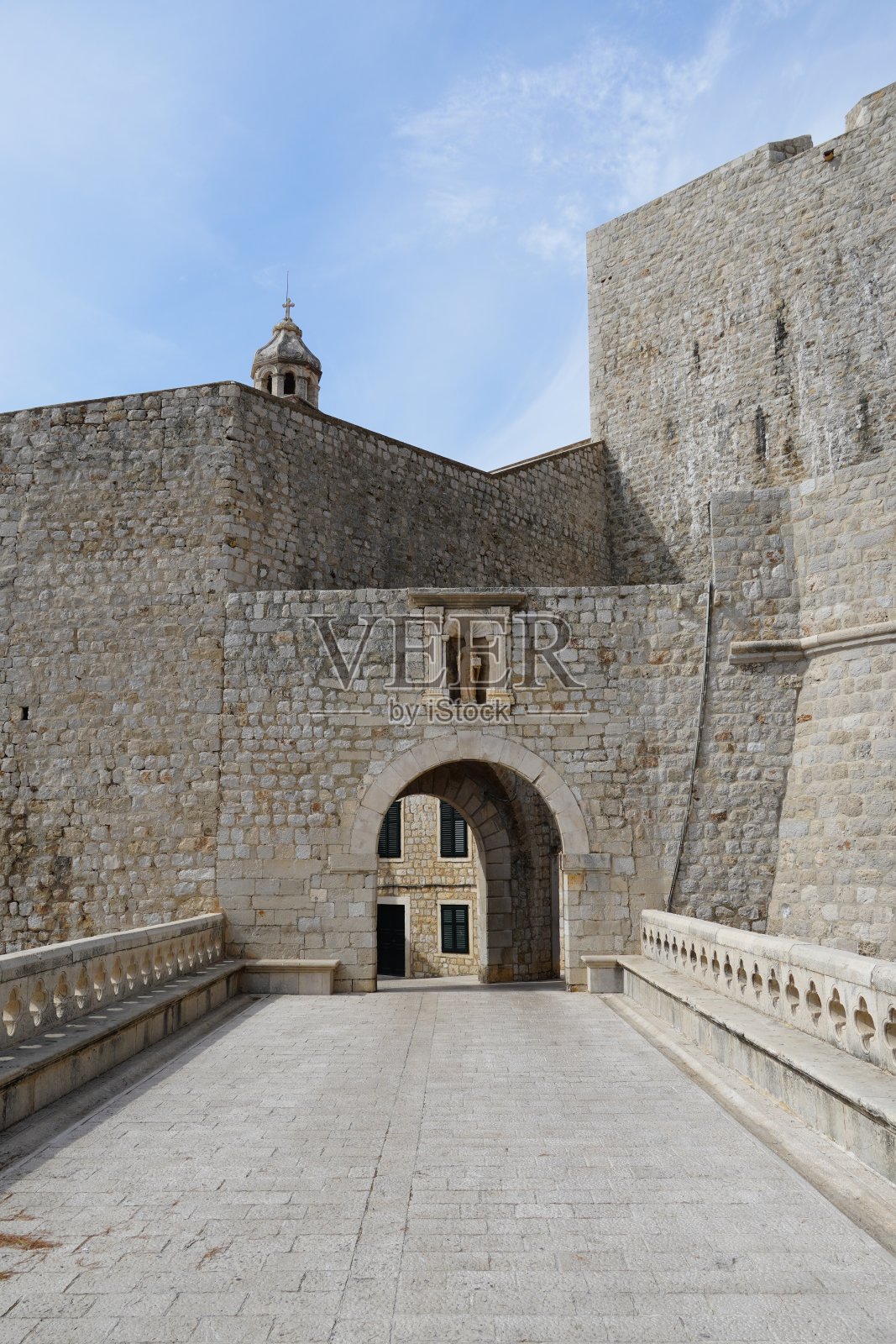 杜布罗夫尼克的旧城墙,是通往老城的主要入口之一照片摄影图片