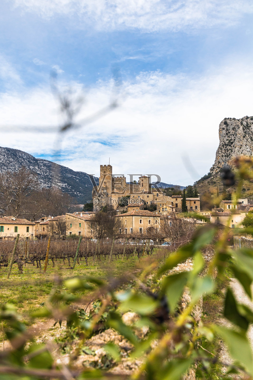 冬天的村庄Saint-Jean-de-Buèges (Occitanie,法国)照片摄影图片