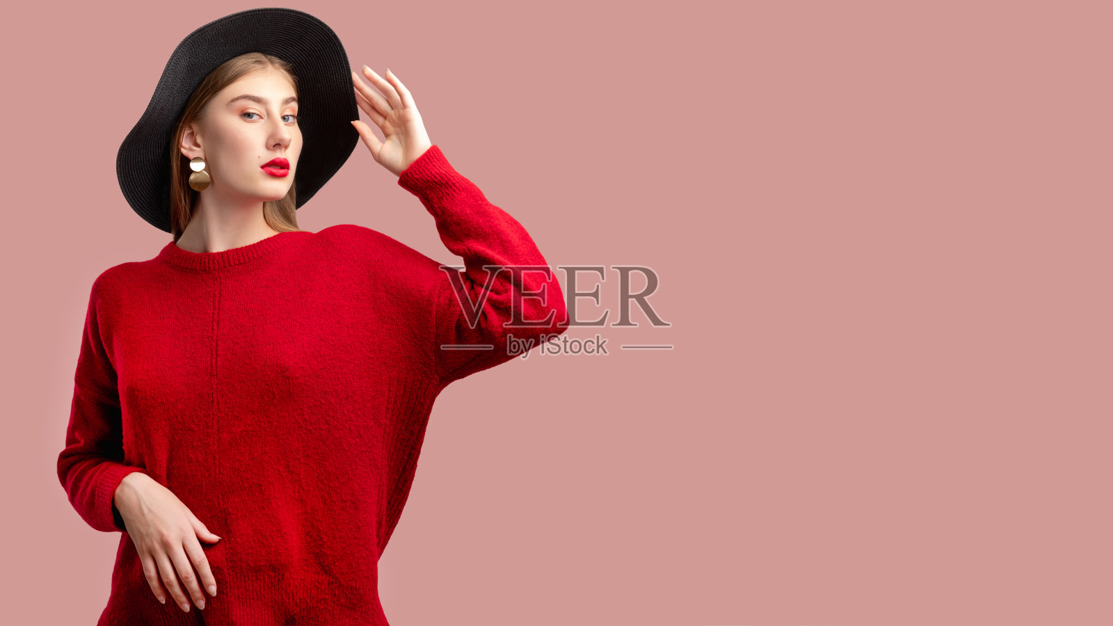 休闲波西米亚风格的时尚模特趋势看照片摄影图片