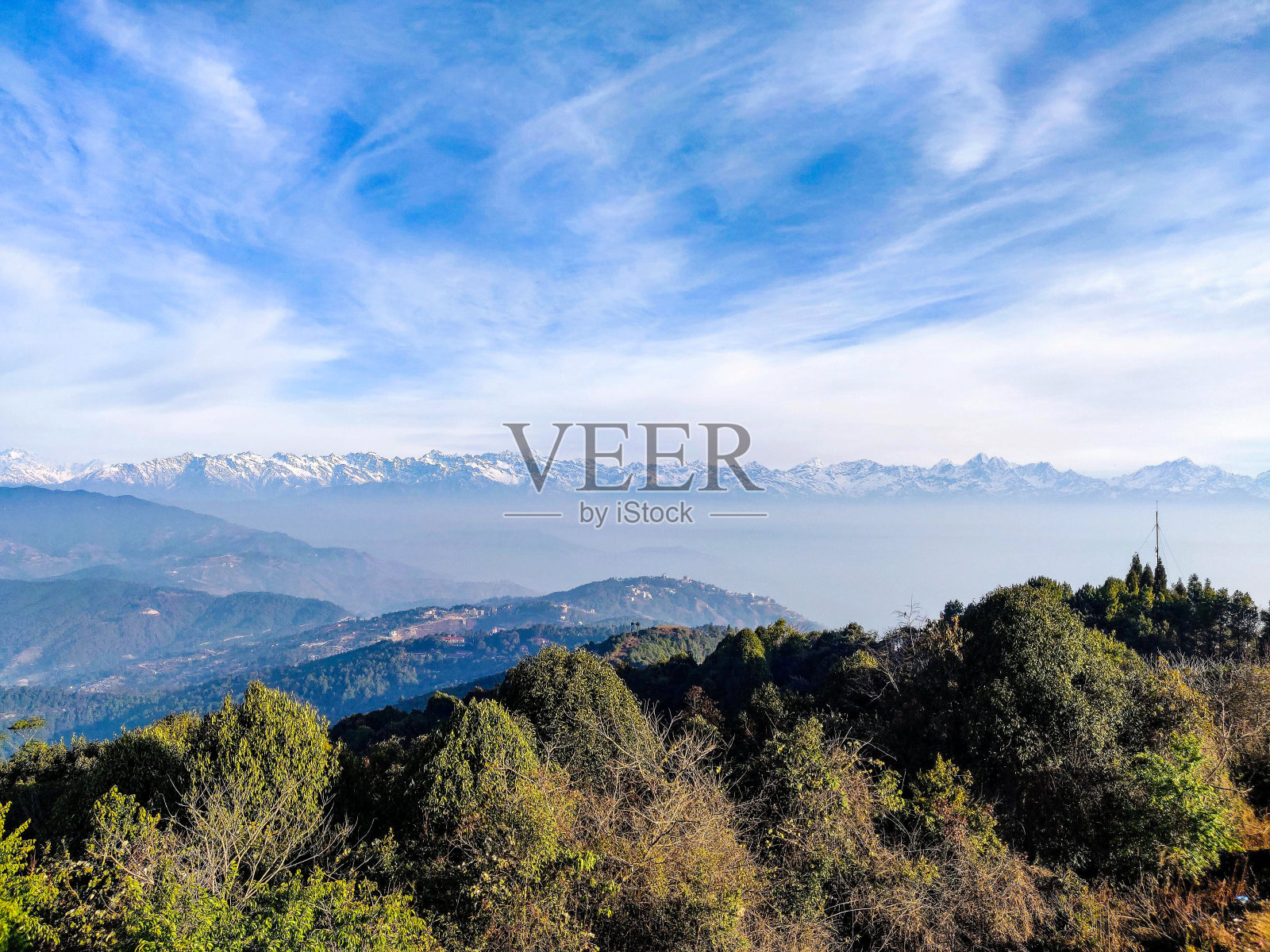 从尼泊尔纳加尔果特看到的山脉照片摄影图片