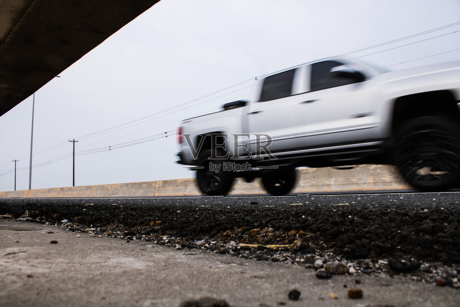 小卡车穿过德克萨斯州科珀斯克里斯蒂的JFK堤道照片摄影图片