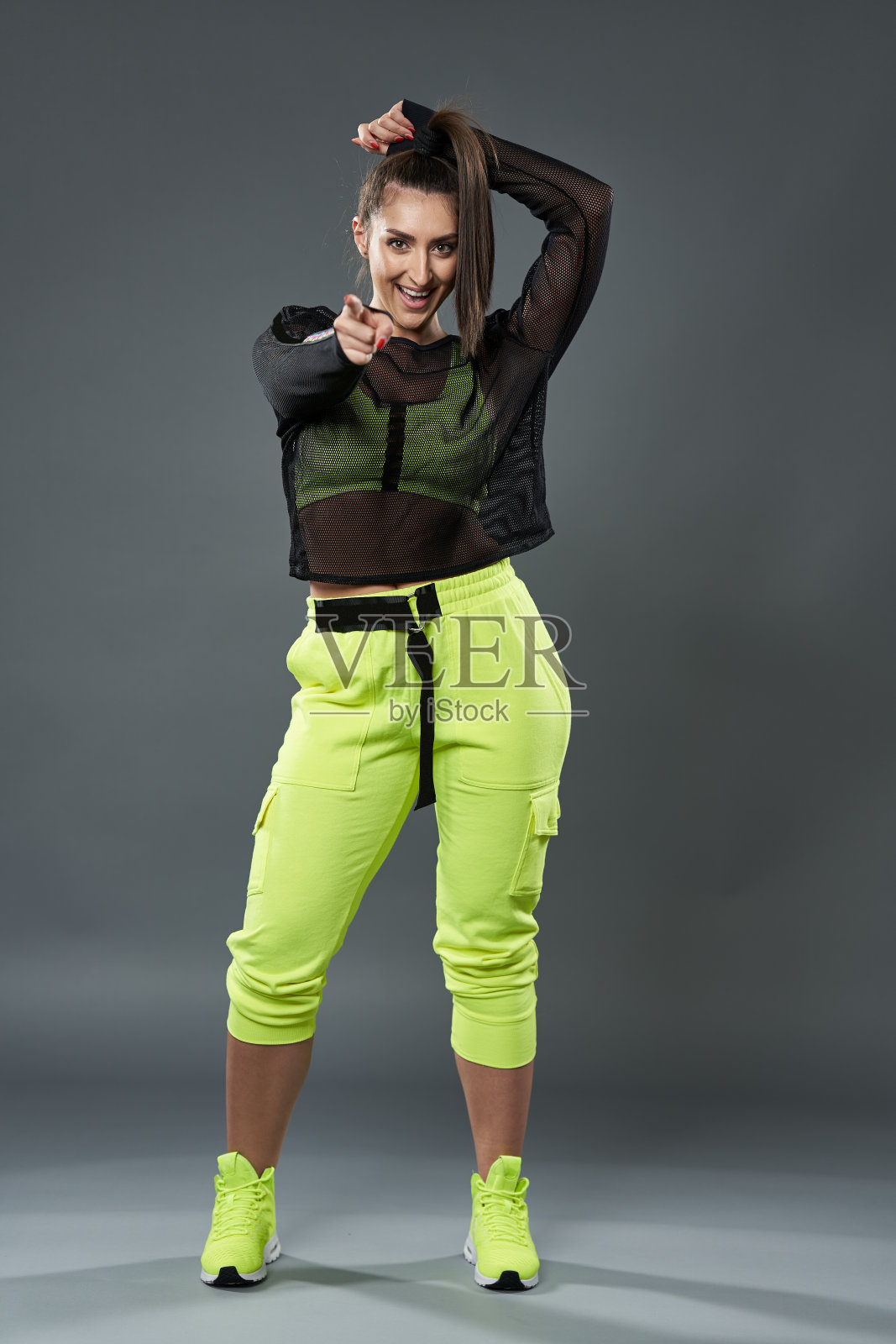 胖女人做健身运动照片摄影图片