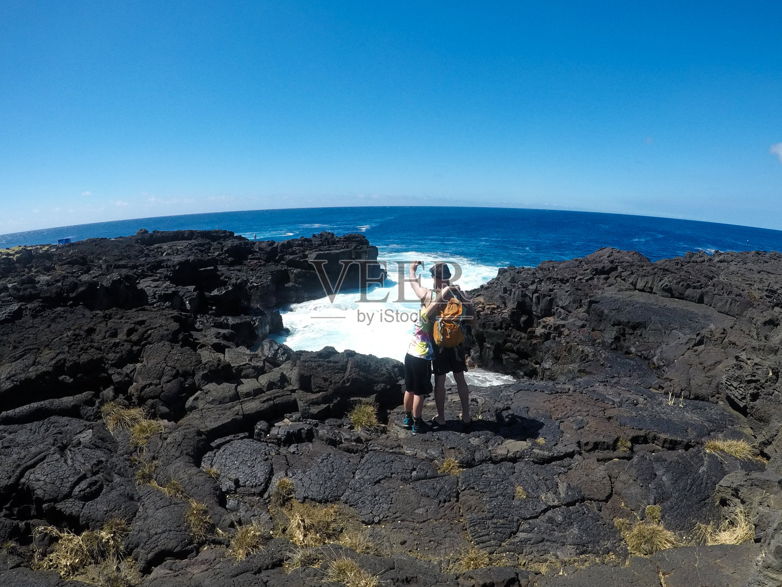 美丽的冒险在夏威夷俯瞰太平洋的悬崖照片摄影图片