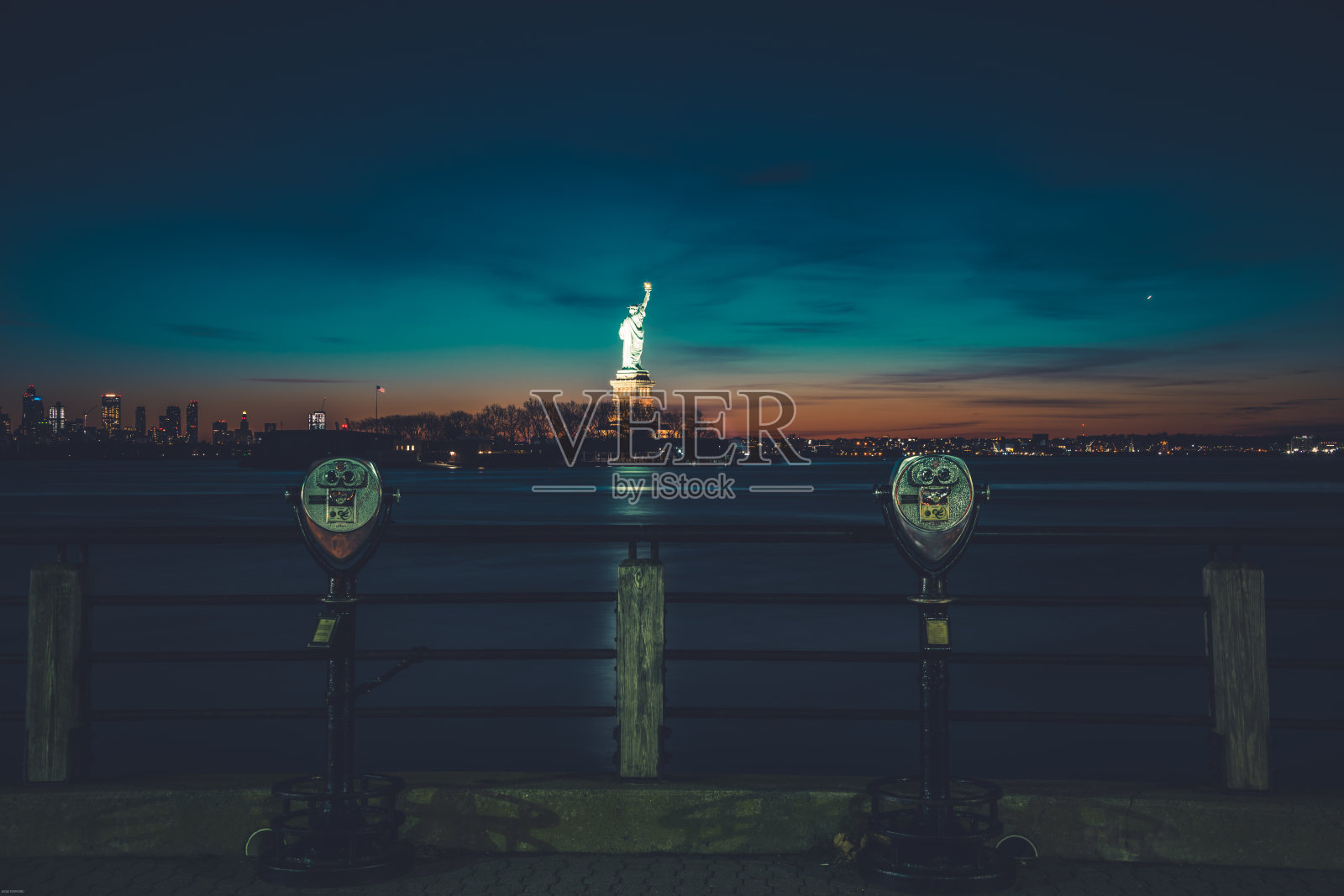 黎明的自由女神像和取景器照片摄影图片